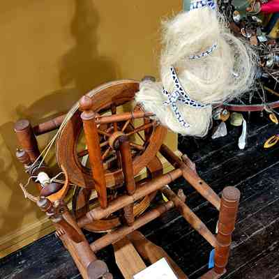 Connecticut Chair Spinning Wheel