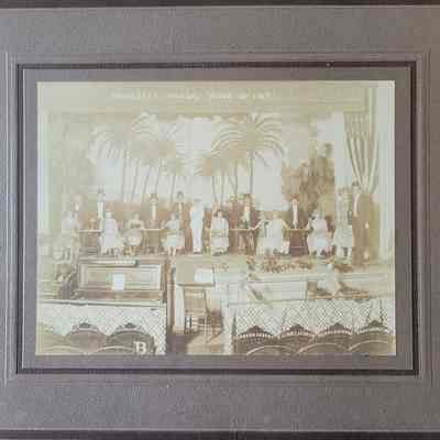 Photograph of the Bartletts Musical Revue of 1917