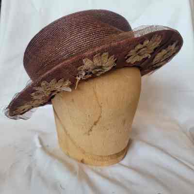 Burgundy Straw Hat with Daisy Applique