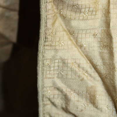 Skirt hem detail
