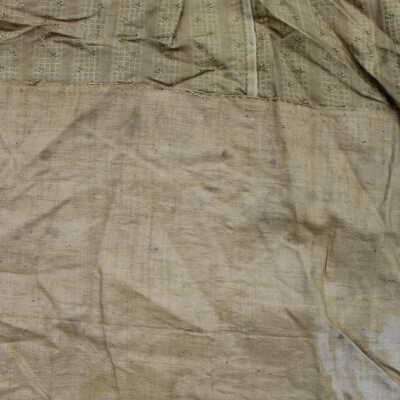 Internal skirt hem detail