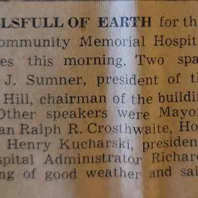 The left side portion of the article.