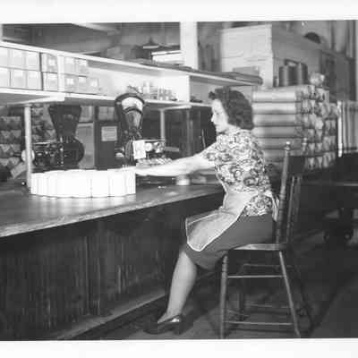 Textile Mill Worker Packaging Shoe Thread, American Thread Company