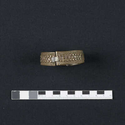 Habbayat bracelet إسورة حبِّيَّات