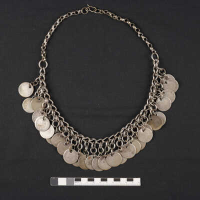 necklace عقد