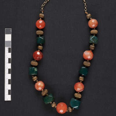 necklace عقد