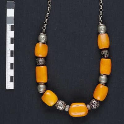Amber necklaceعقد عنبر