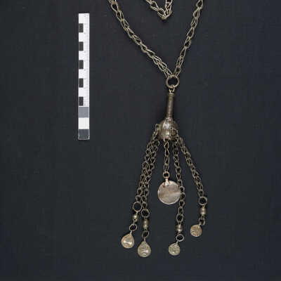 necklace عقد