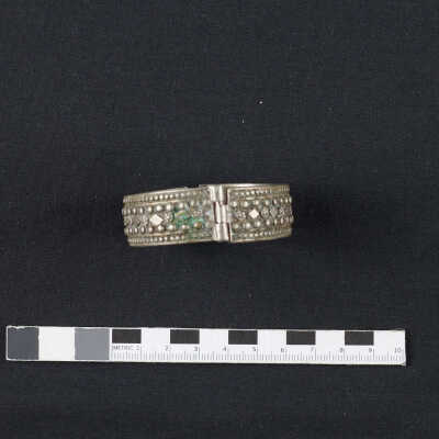 Habbayat bracelet إسورة حبِّيَّات