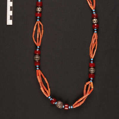 Coral necklace عقد مرجان