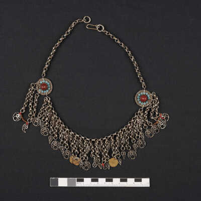 necklace عقد