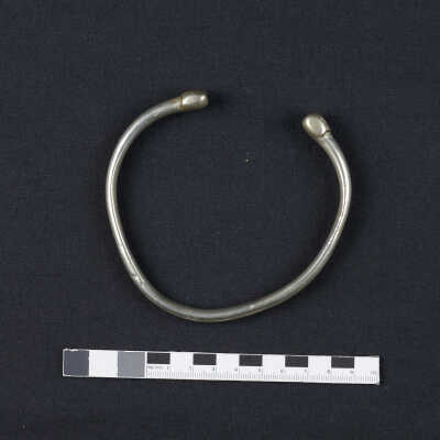 bangle إسورة ذراع