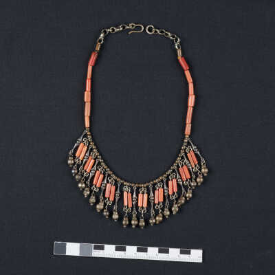 Coral necklace عقد مرجان