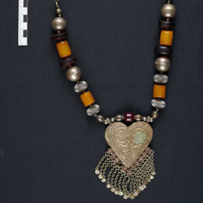 necklace عقد