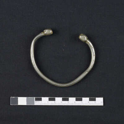 bangle إسورة ذراع