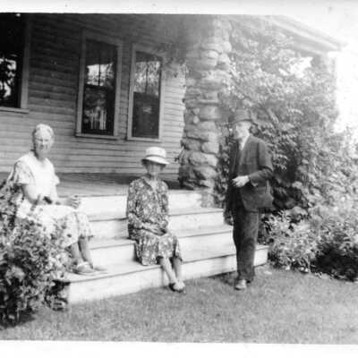 Front Steps Farm: Writing on back.