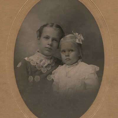 Olga Victoria Pherson (left) and Elna Charlotte Pherson (right)