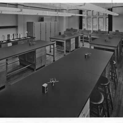 Interior view ofchemistry laboratory in Barbelin building.