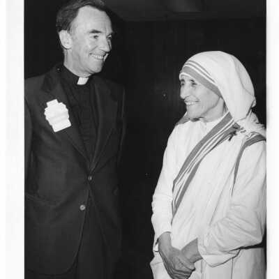 Terrence Toland, S.J., and Mother Teresa at International Eucharistic Congress, symposium on hunger, August 2, 1976, held at Philadelphia Civic Center.
