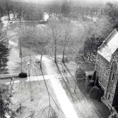Aerial view of crosswalk between Barbelin and Drexel Library before circle was constructed
