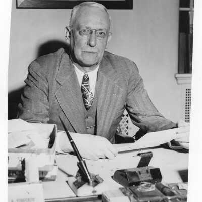 Photograph of 1953 Shaffrey award, Dr. Edward A. Strecker.
