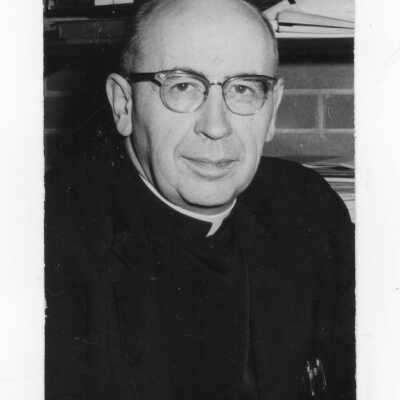 Paul J. Gibbons, S.J.: Faculty, English.