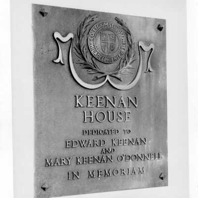 Dedication plaque for Keenan House in memory of Edward Keenan and Mary Keenan O'Donnell.