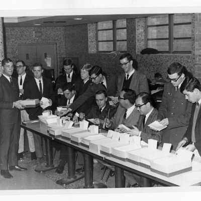Students sending cards to soldiers in Vietnam?