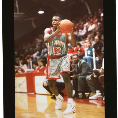 Men's Basketball player Bernard Blunt in game