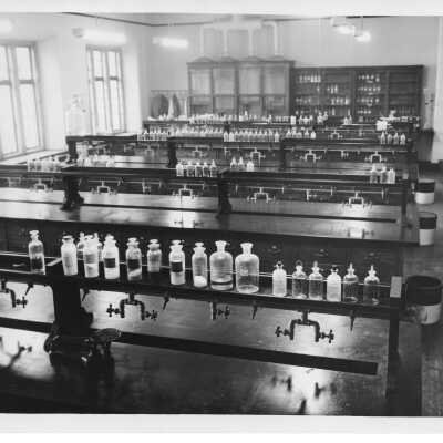 Interior view of chemistry laboratory in Barbelin building.