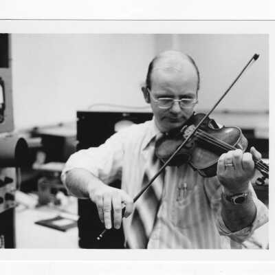 J. Richard Houston: Faculty, Physics