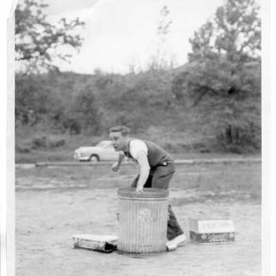 Student from Barry Hall in race at a picnic?