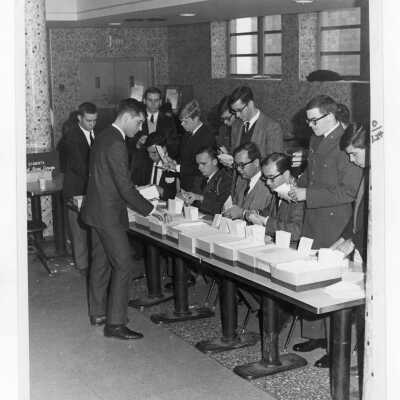 Students sending cards to soldiers in Vietnam?