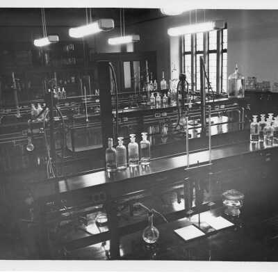 Interior view of chemistry laboratory in Barbelin building.