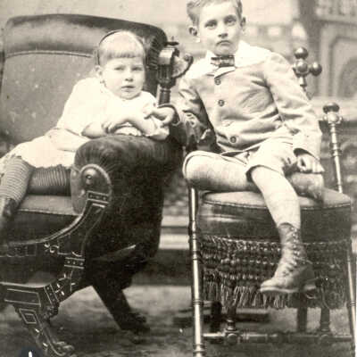 93.1H.76 James, Jesse E. & Mary, children of Jesse James, c. 1875: Copyright: 93.1H.76 James, Jesse E. & Mary, children of Jesse James, c. 1875