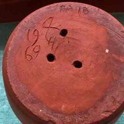 Potter's marks, base of pot