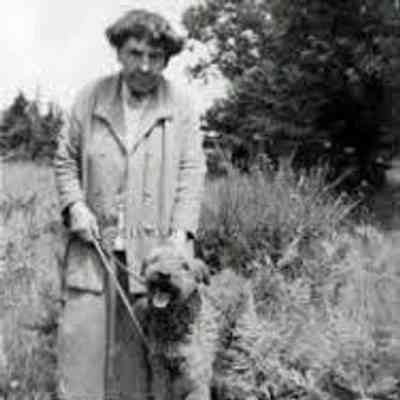Nora Georgina Drummond-Davies, artist, 1941