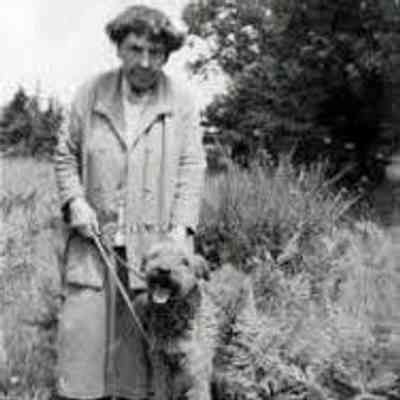 Nora Georgina Drummond-Davies, artist, 1941