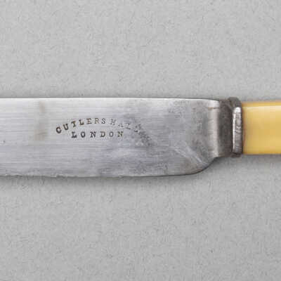 Knife, table