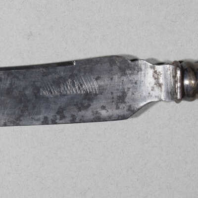 Knife, bread?