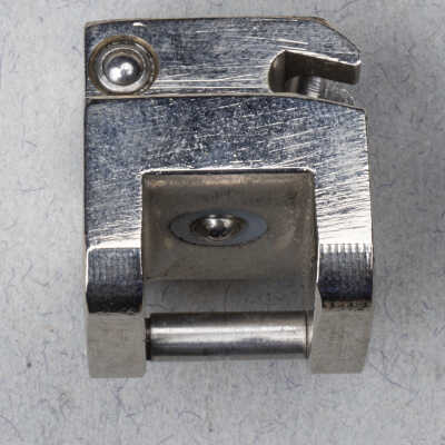 Surgical larynogoscope adapter