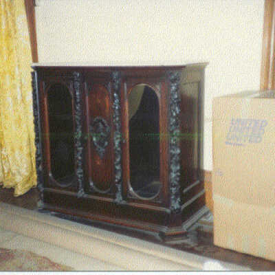 Cabinet, Display