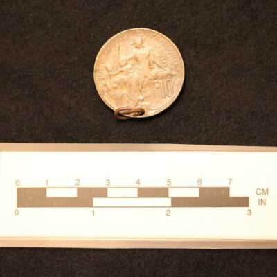 obverse with scale
