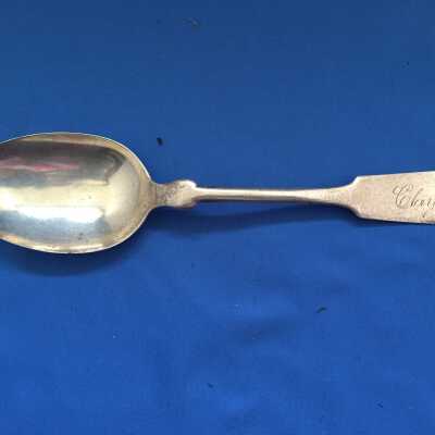 Spoon, Serving