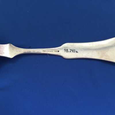 Spoon, Serving