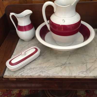 Set, Toilet