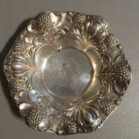          ashtray
   