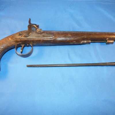 2016.187.0001A gun and ramrod