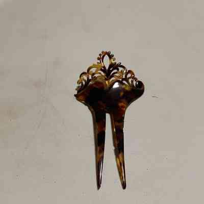 Decorative hair comb