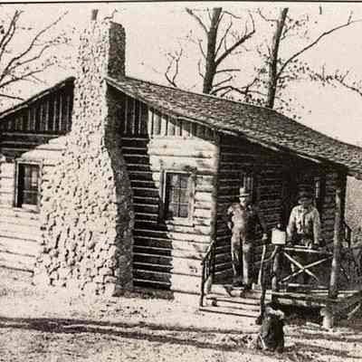 Lake Bloomington Original Cabins